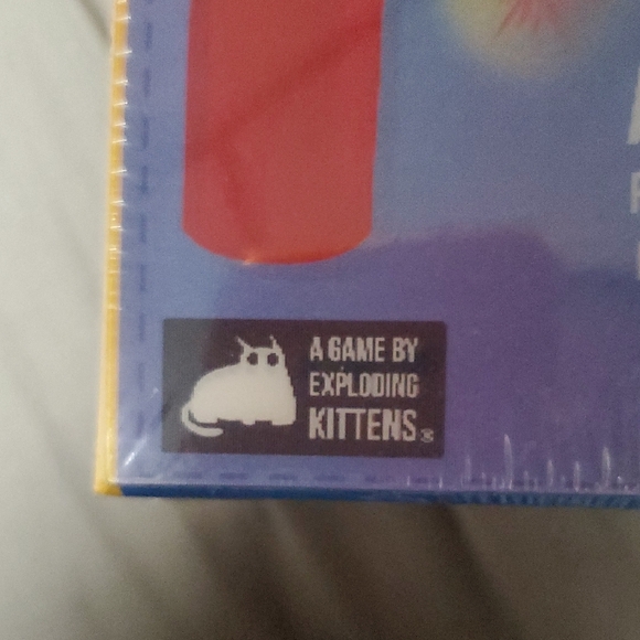 Exploding Minions Card Game - Picture 3 of 7